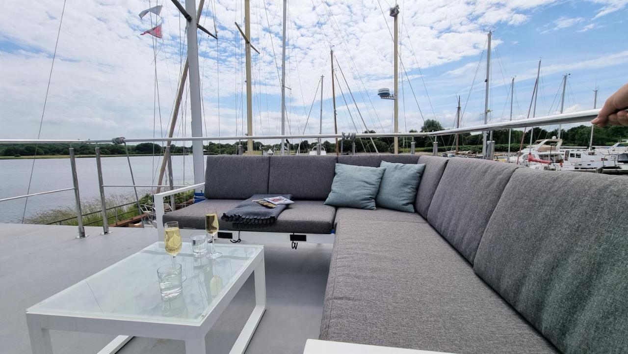Hausboot Aava Hotel Шлесвиг Екстериор снимка
