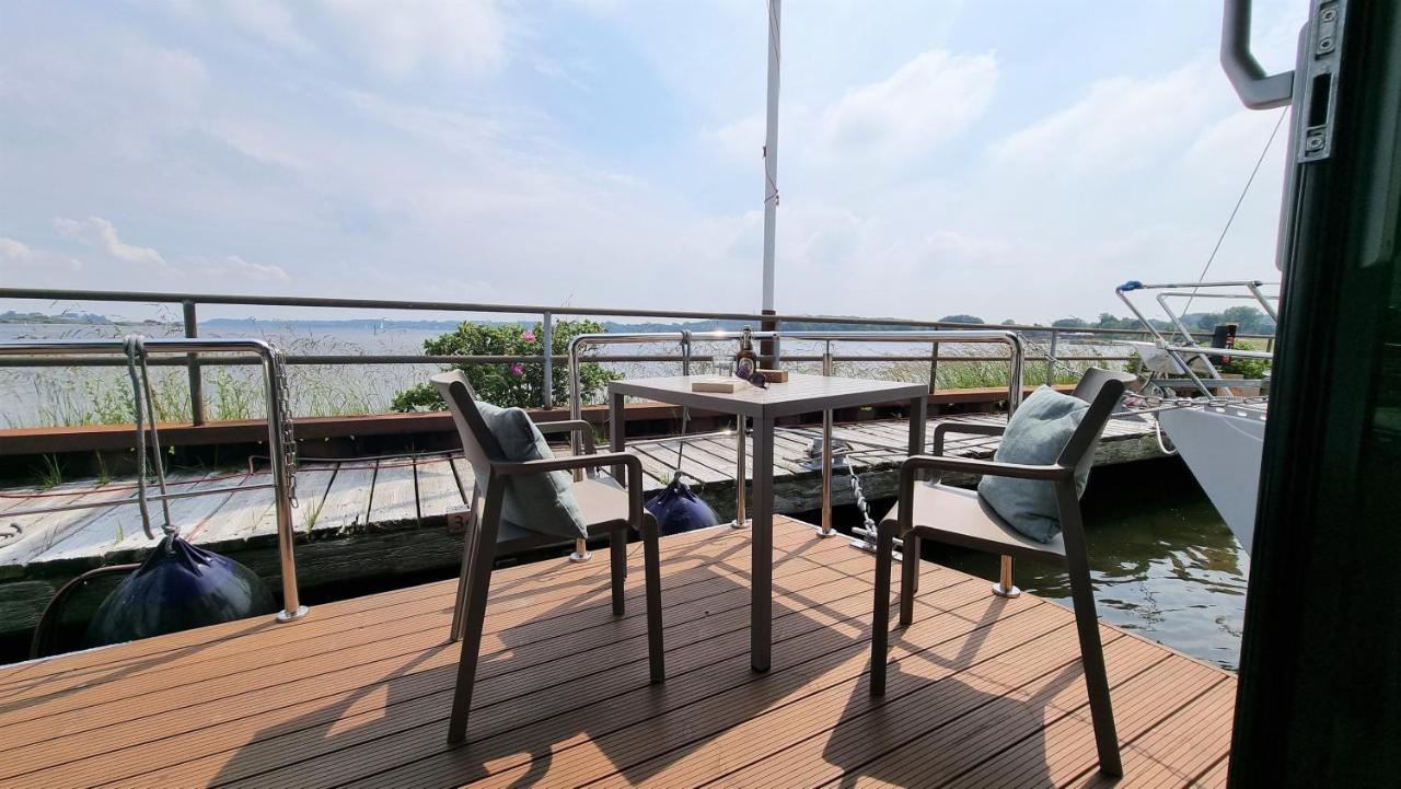 Hausboot Aava Hotel Шлесвиг Екстериор снимка